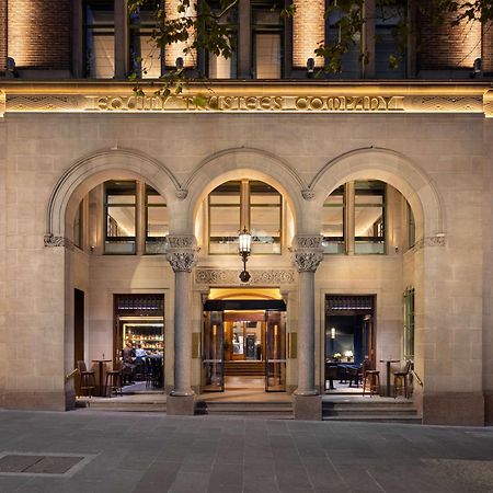 Hilton Melbourne Little Queen Street Bagian luar foto The Connaught, London