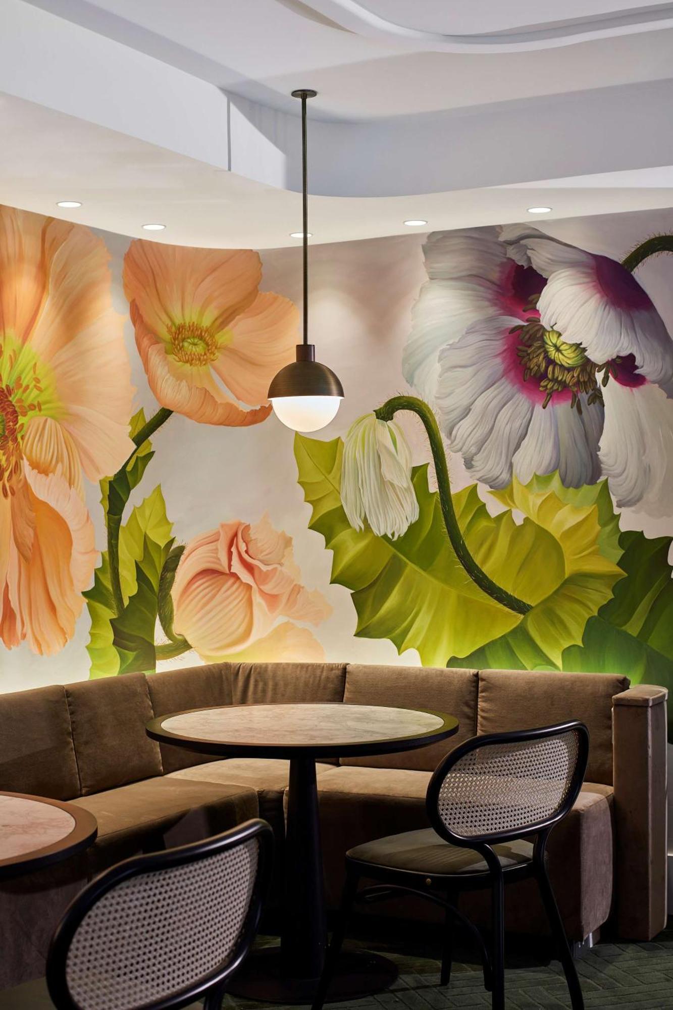 Hilton Melbourne Little Queen Street Bagian luar foto The interior of the restaurant