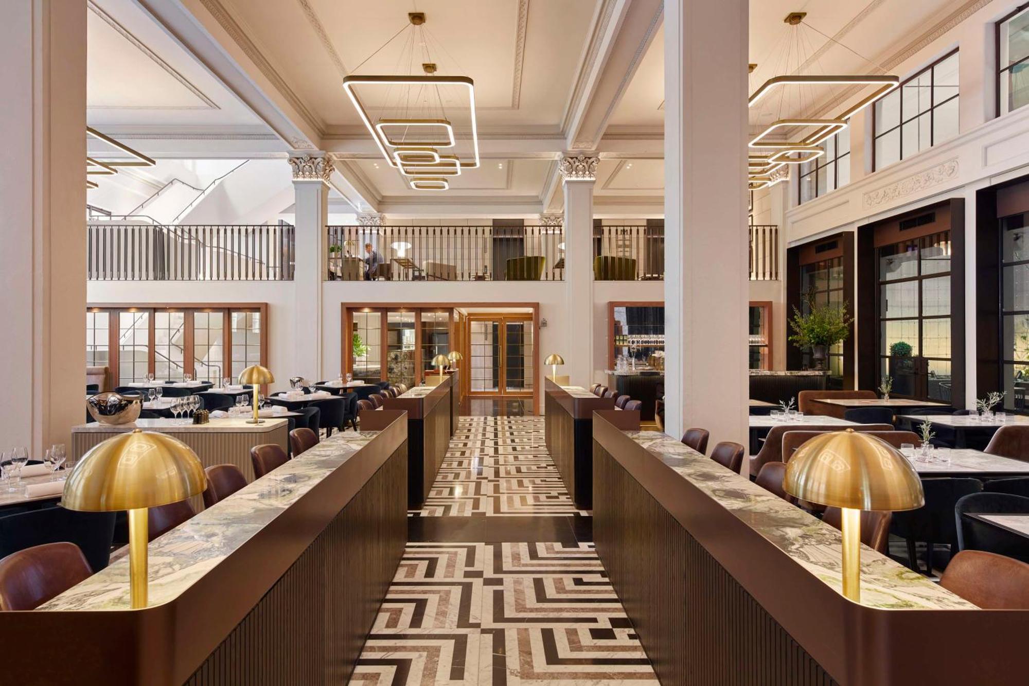 Hilton Melbourne Little Queen Street Bagian luar foto The interior of the hotel