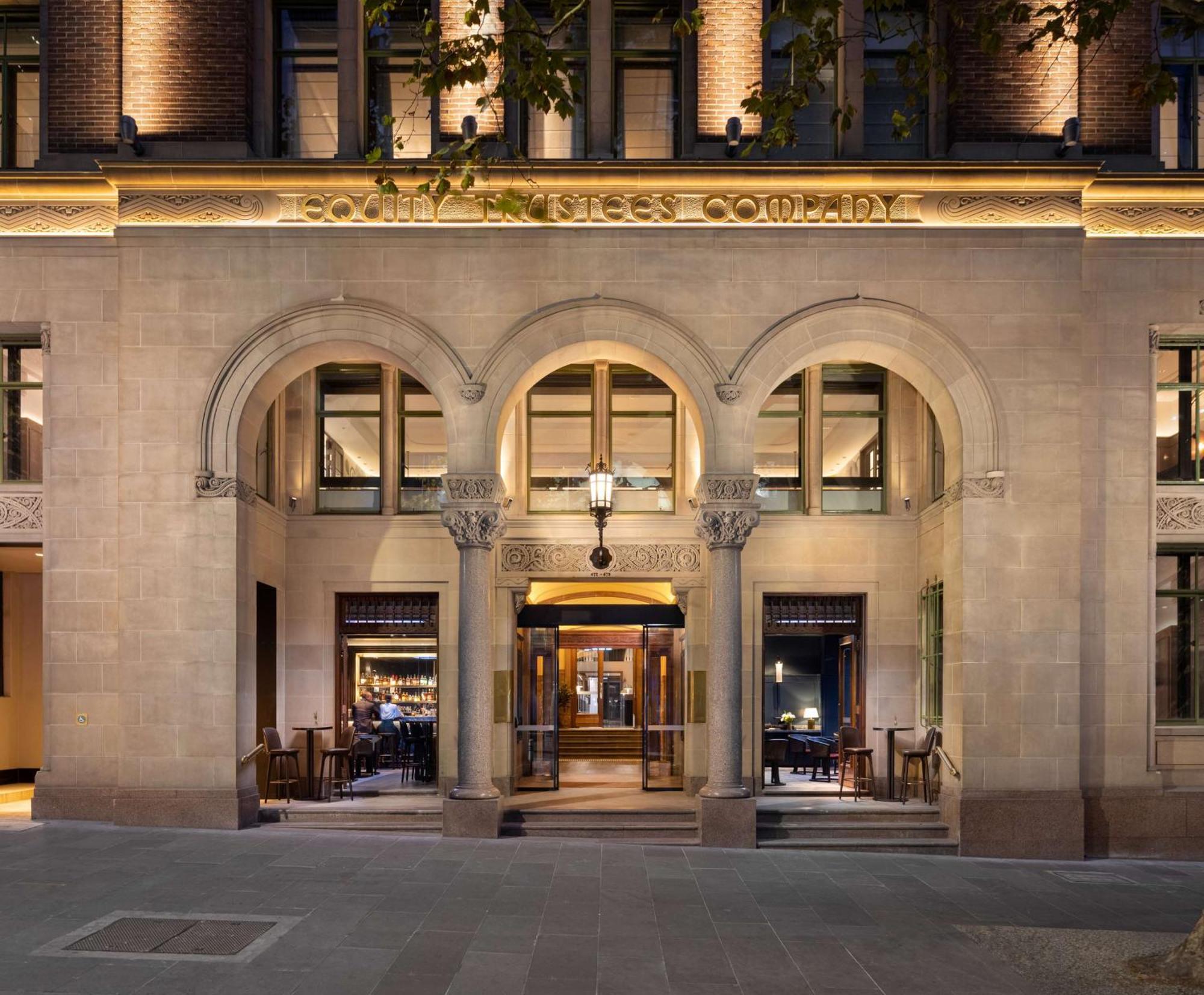 Hilton Melbourne Little Queen Street Bagian luar foto The Connaught, London