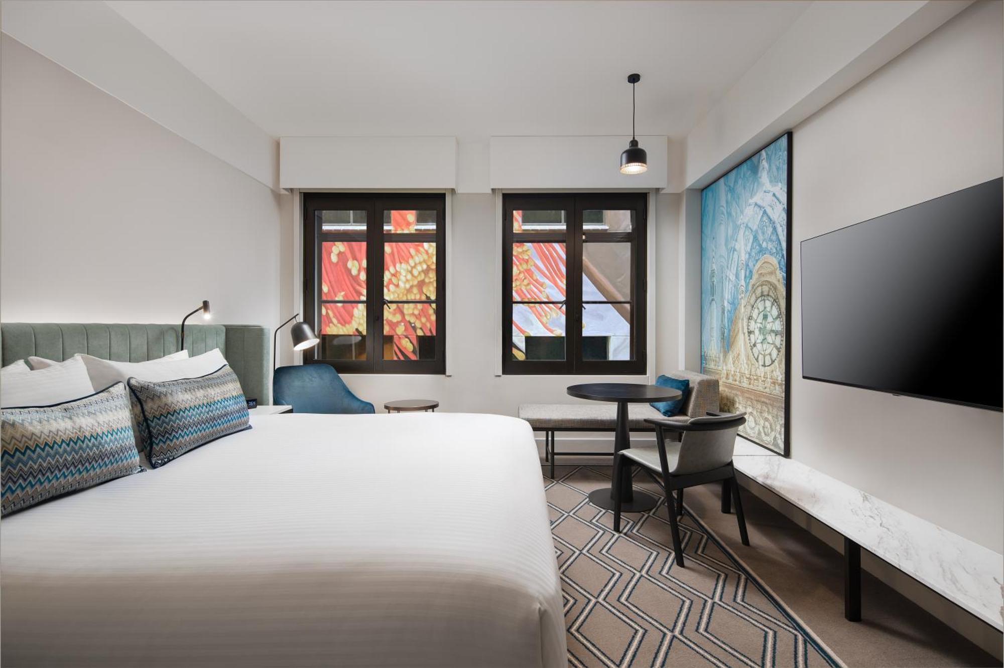 Hilton Melbourne Little Queen Street Bagian luar foto A room at the hotel