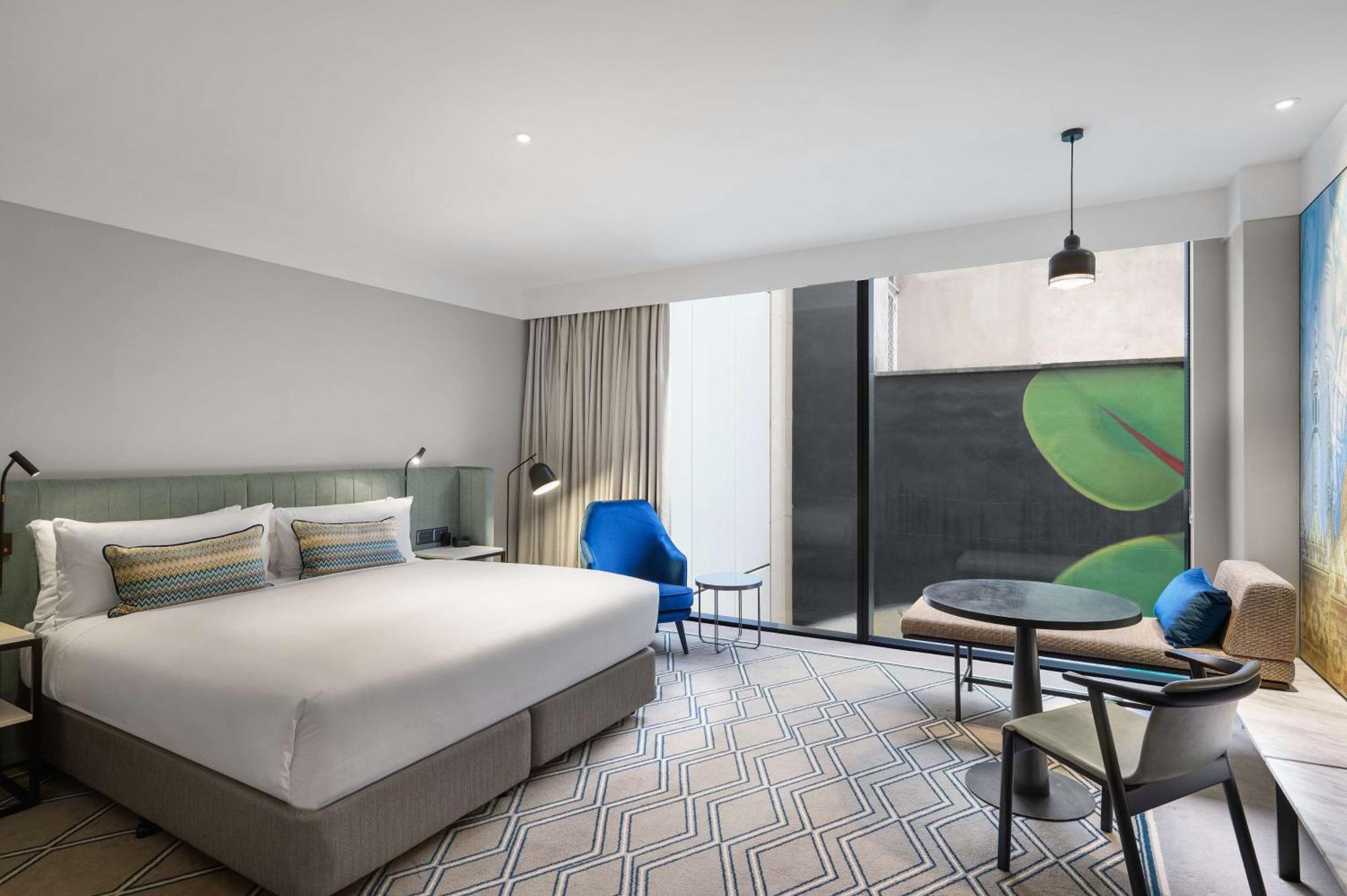 Hilton Melbourne Little Queen Street Bagian luar foto A room at the hotel