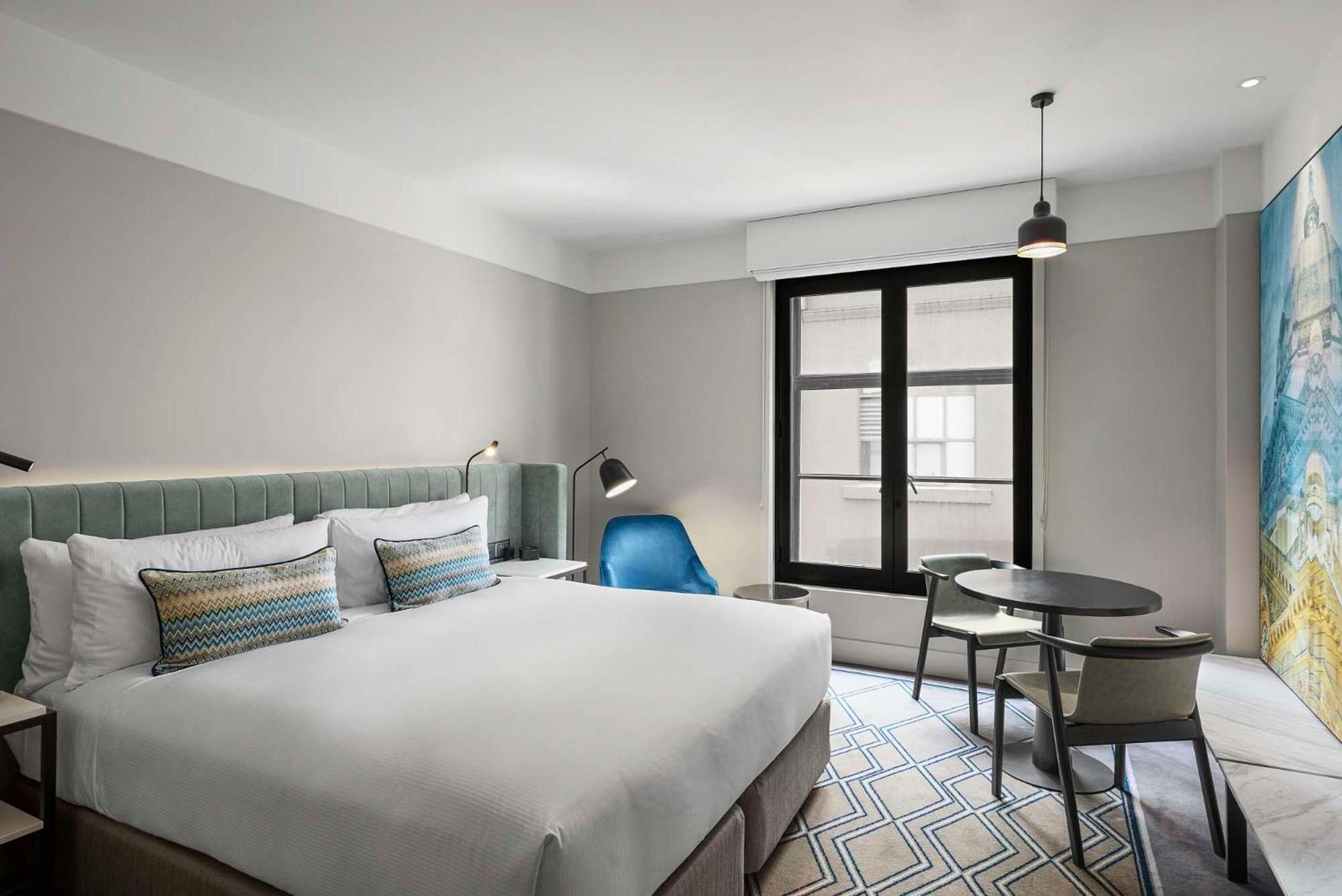 Hilton Melbourne Little Queen Street Bagian luar foto A room at the hotel